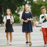 Sexiste, le bulletin scolaire de mon enfant ? Ce que la recherche dit sur <em>les biais de genre</em>