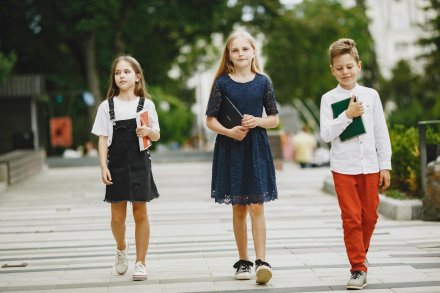 Sexiste, le bulletin scolaire de mon enfant ? Ce que la recherche dit sur <em>les biais de genre</em>