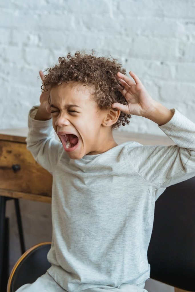 Enfant en pleine crise de colère